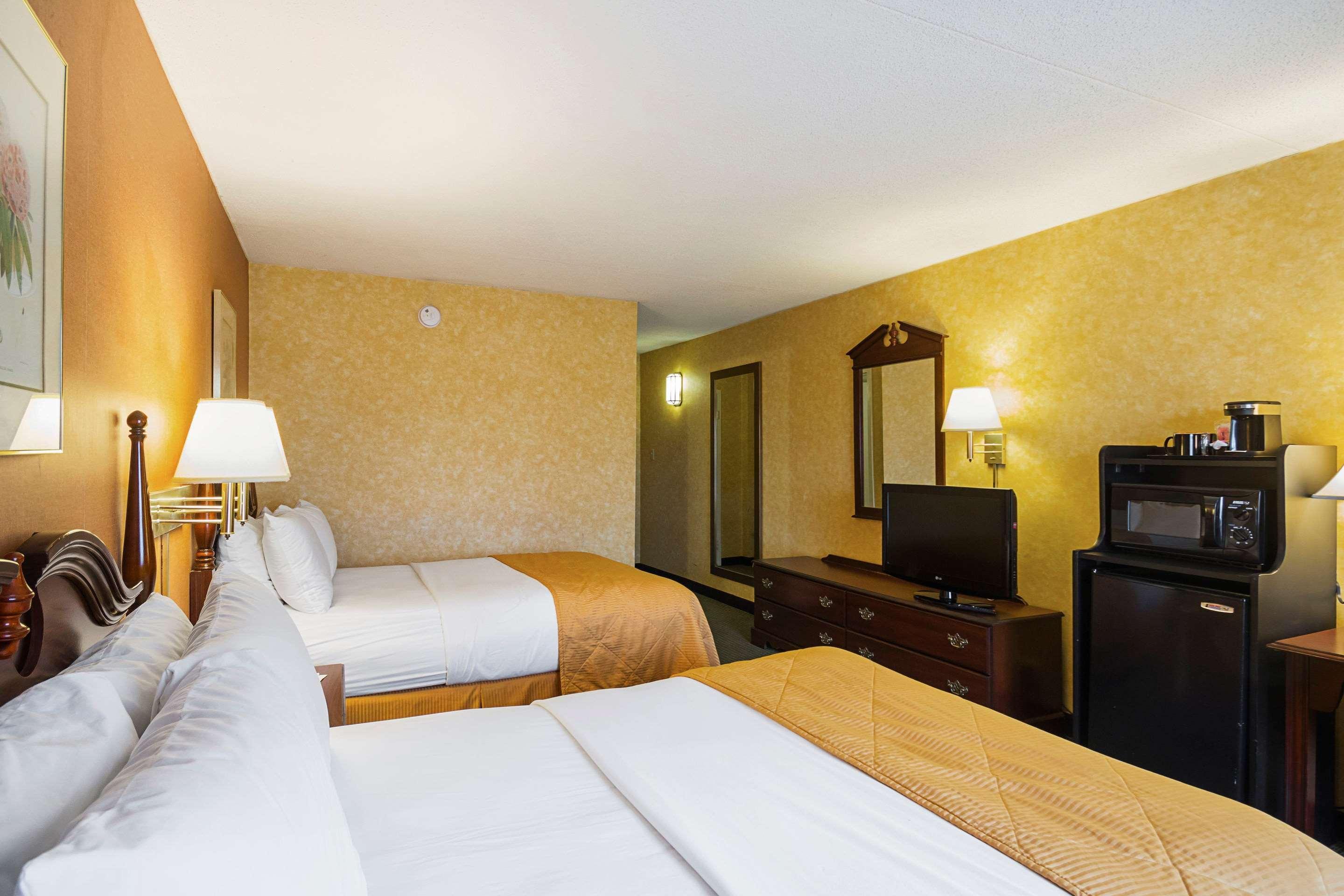 Clarion Inn Fairmont Ngoại thất bức ảnh