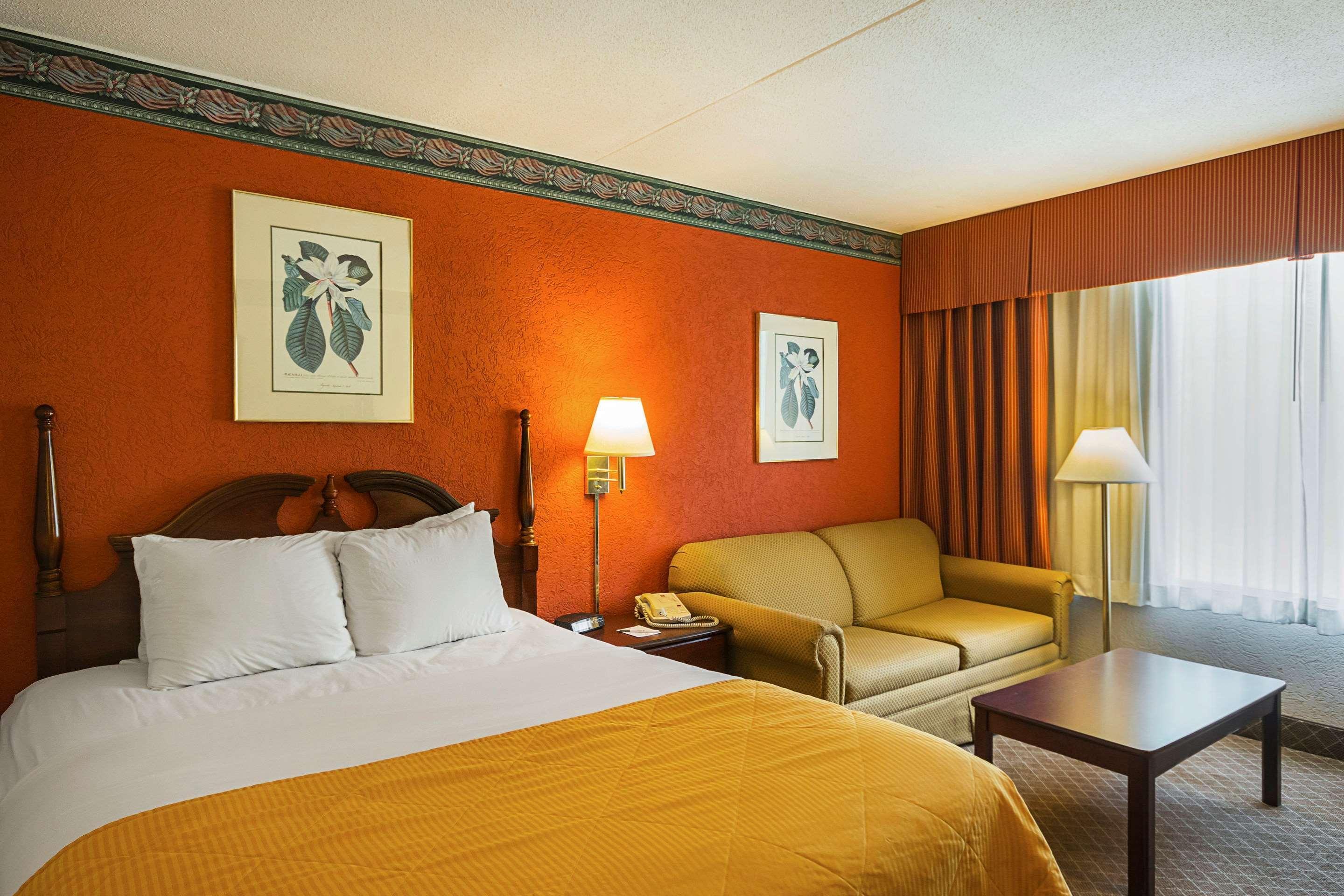 Clarion Inn Fairmont Ngoại thất bức ảnh