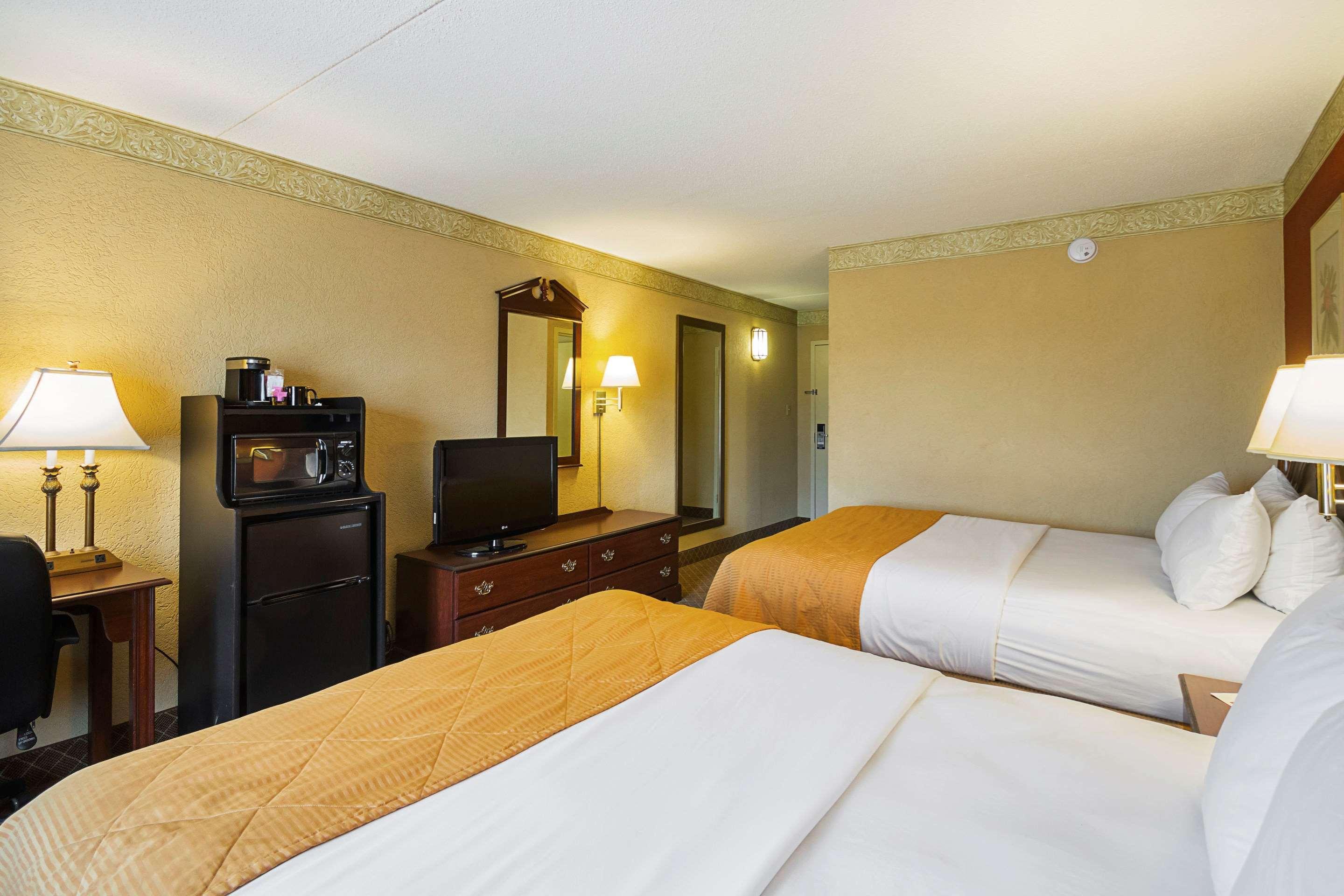 Clarion Inn Fairmont Ngoại thất bức ảnh