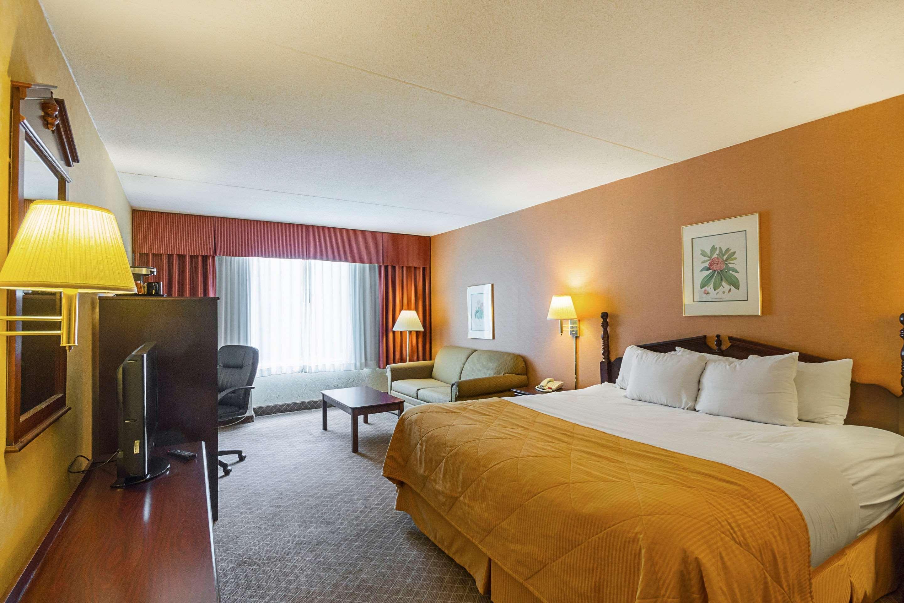 Clarion Inn Fairmont Ngoại thất bức ảnh