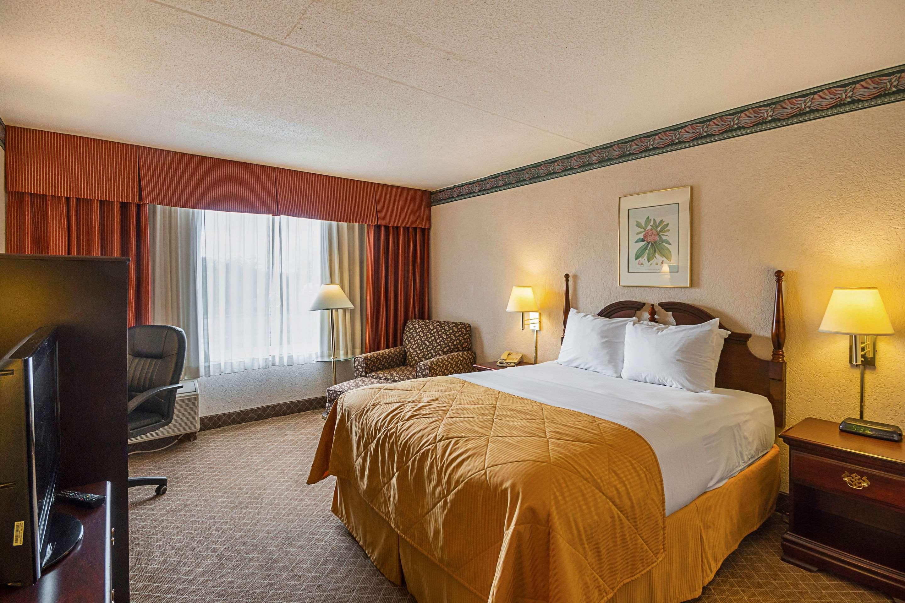 Clarion Inn Fairmont Ngoại thất bức ảnh