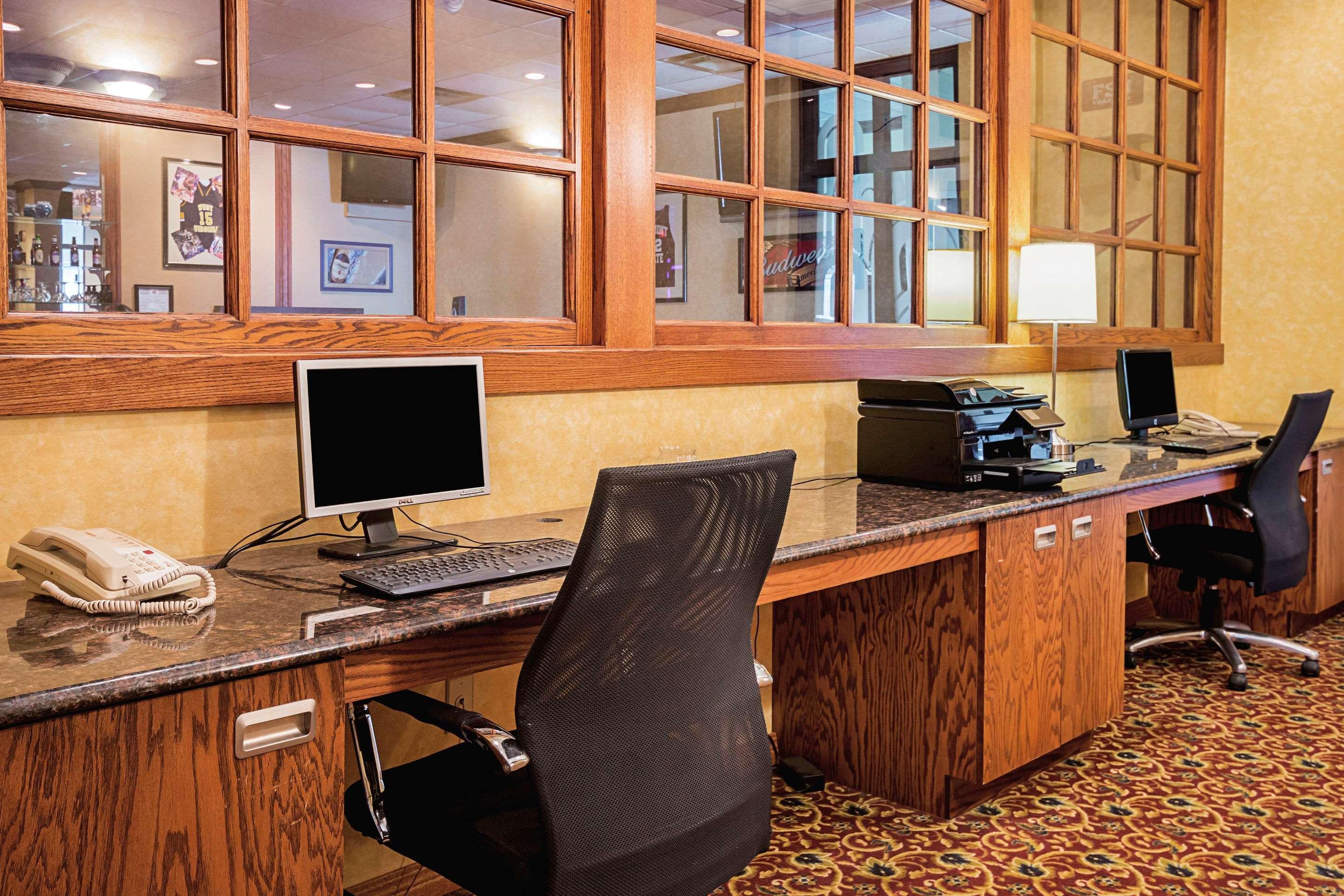 Clarion Inn Fairmont Ngoại thất bức ảnh