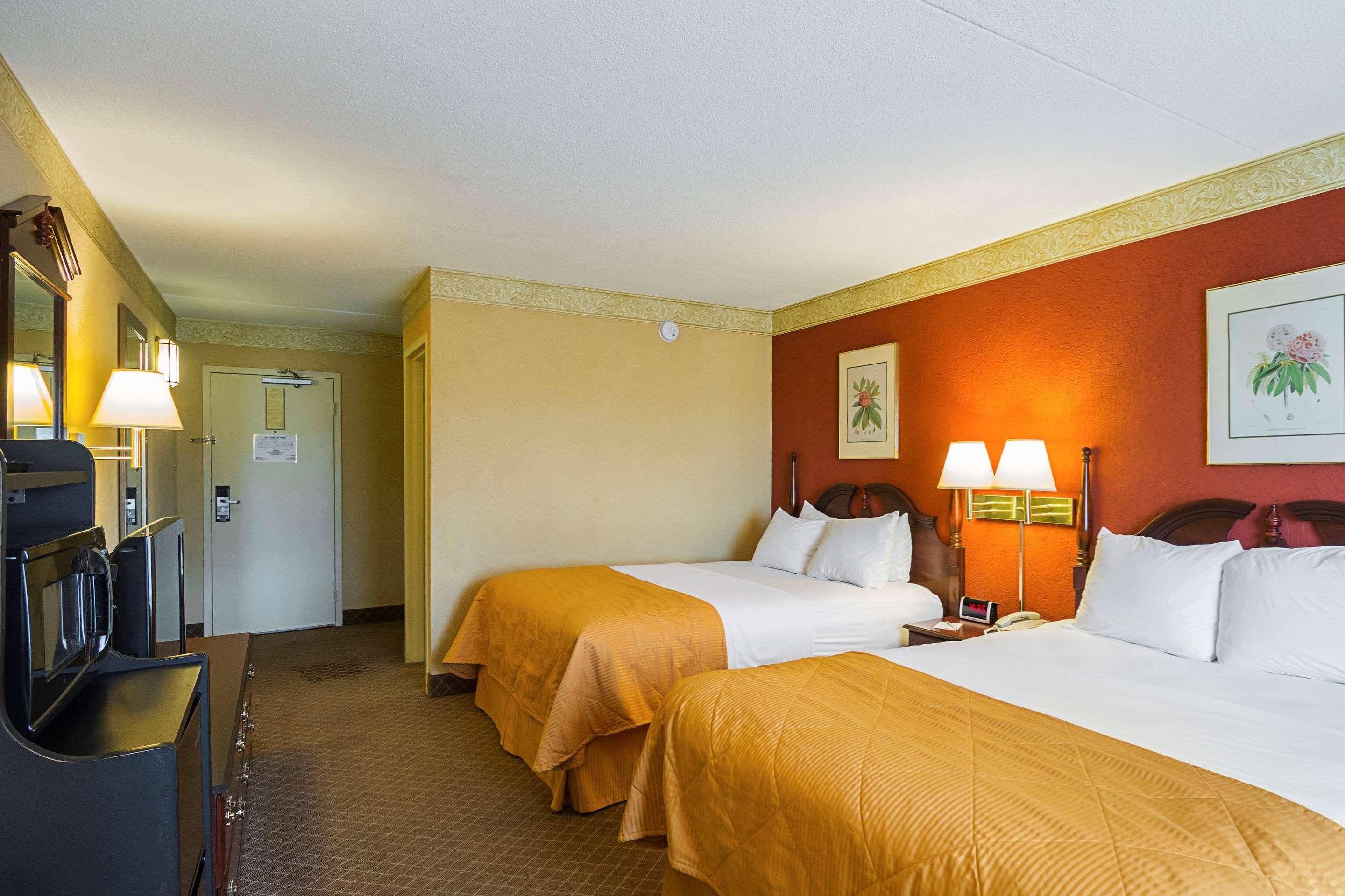 Clarion Inn Fairmont Ngoại thất bức ảnh