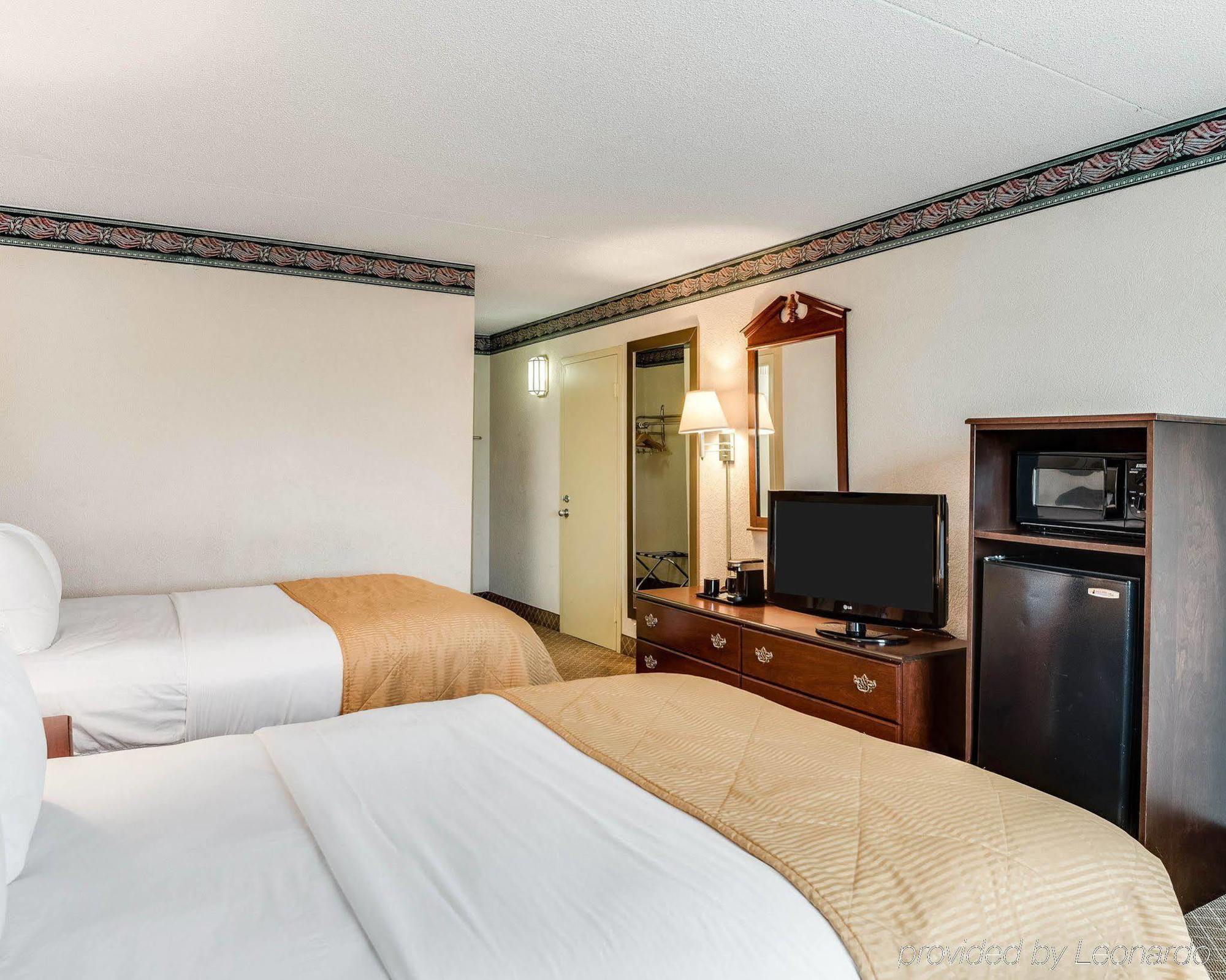 Clarion Inn Fairmont Ngoại thất bức ảnh