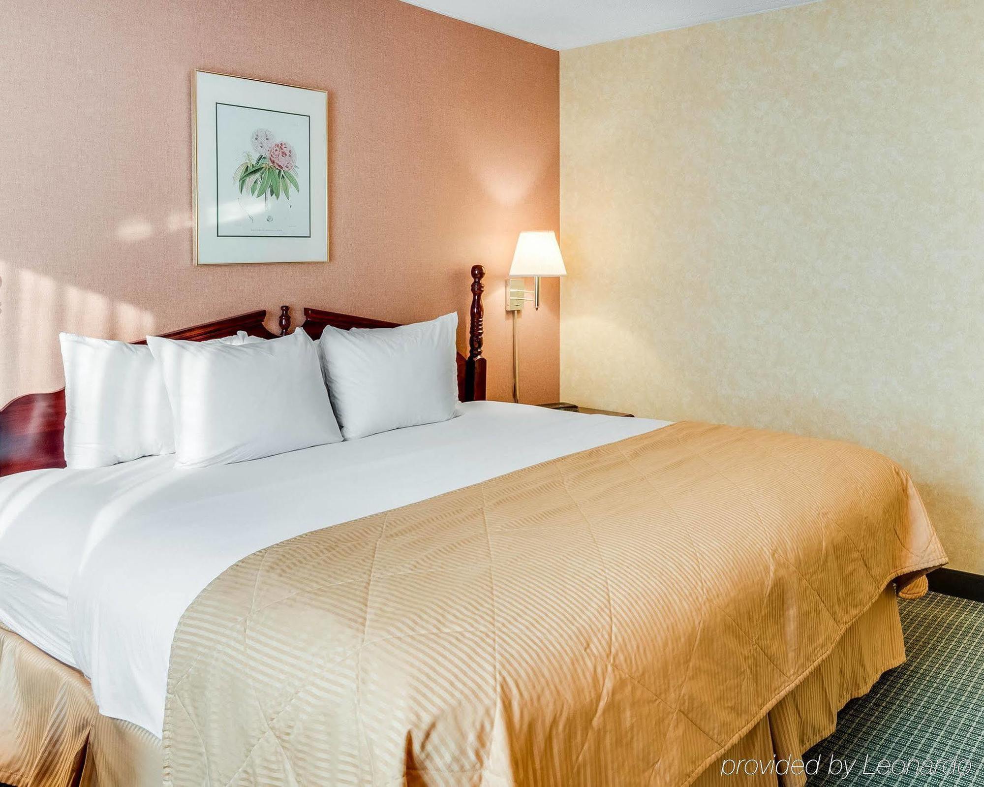 Clarion Inn Fairmont Ngoại thất bức ảnh