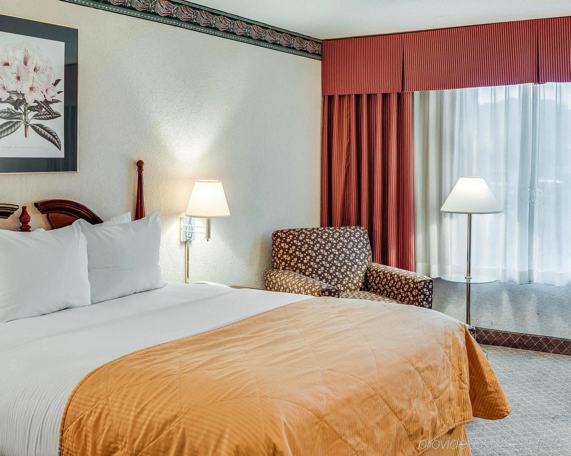 Clarion Inn Fairmont Ngoại thất bức ảnh