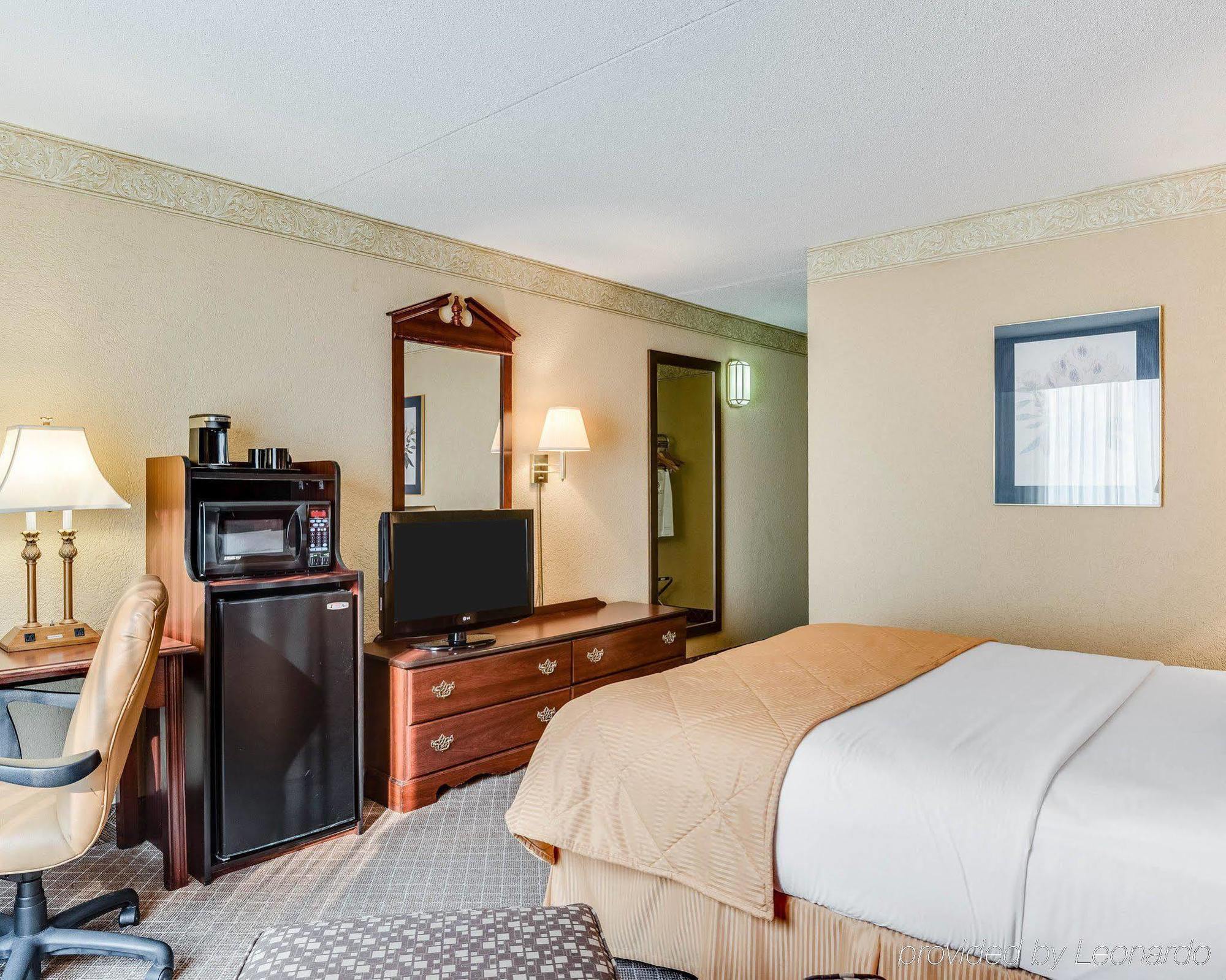 Clarion Inn Fairmont Ngoại thất bức ảnh