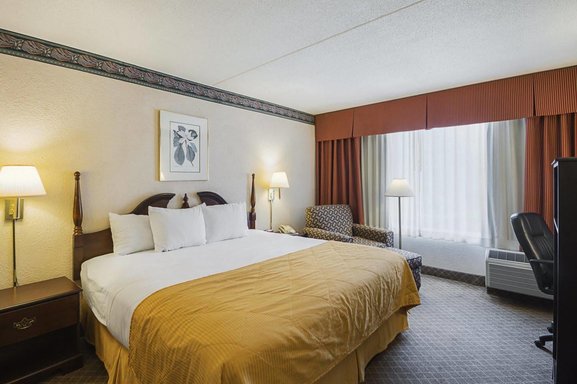 Clarion Inn Fairmont Ngoại thất bức ảnh
