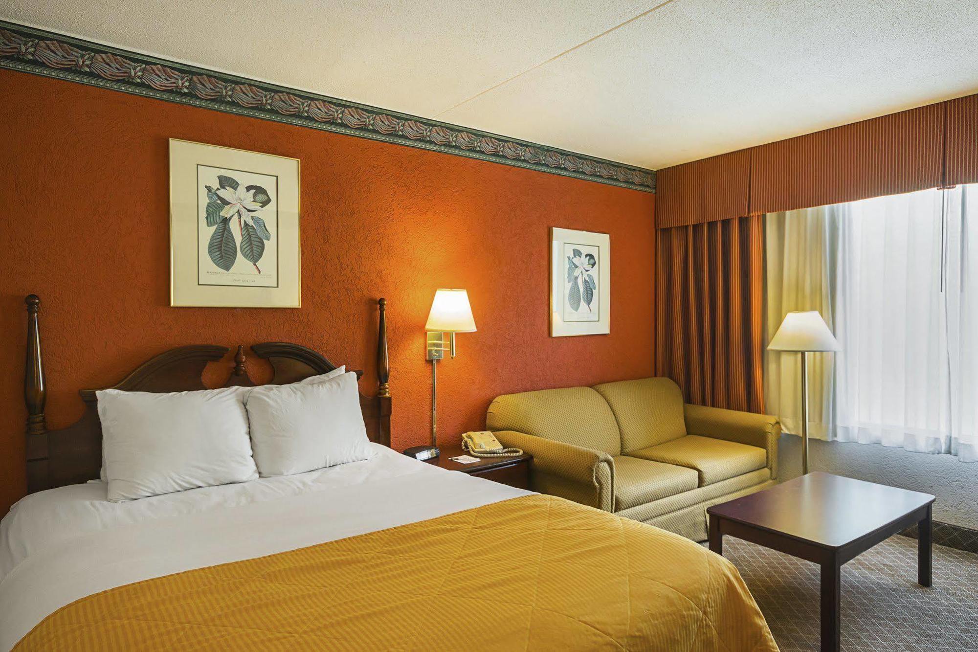 Clarion Inn Fairmont Ngoại thất bức ảnh