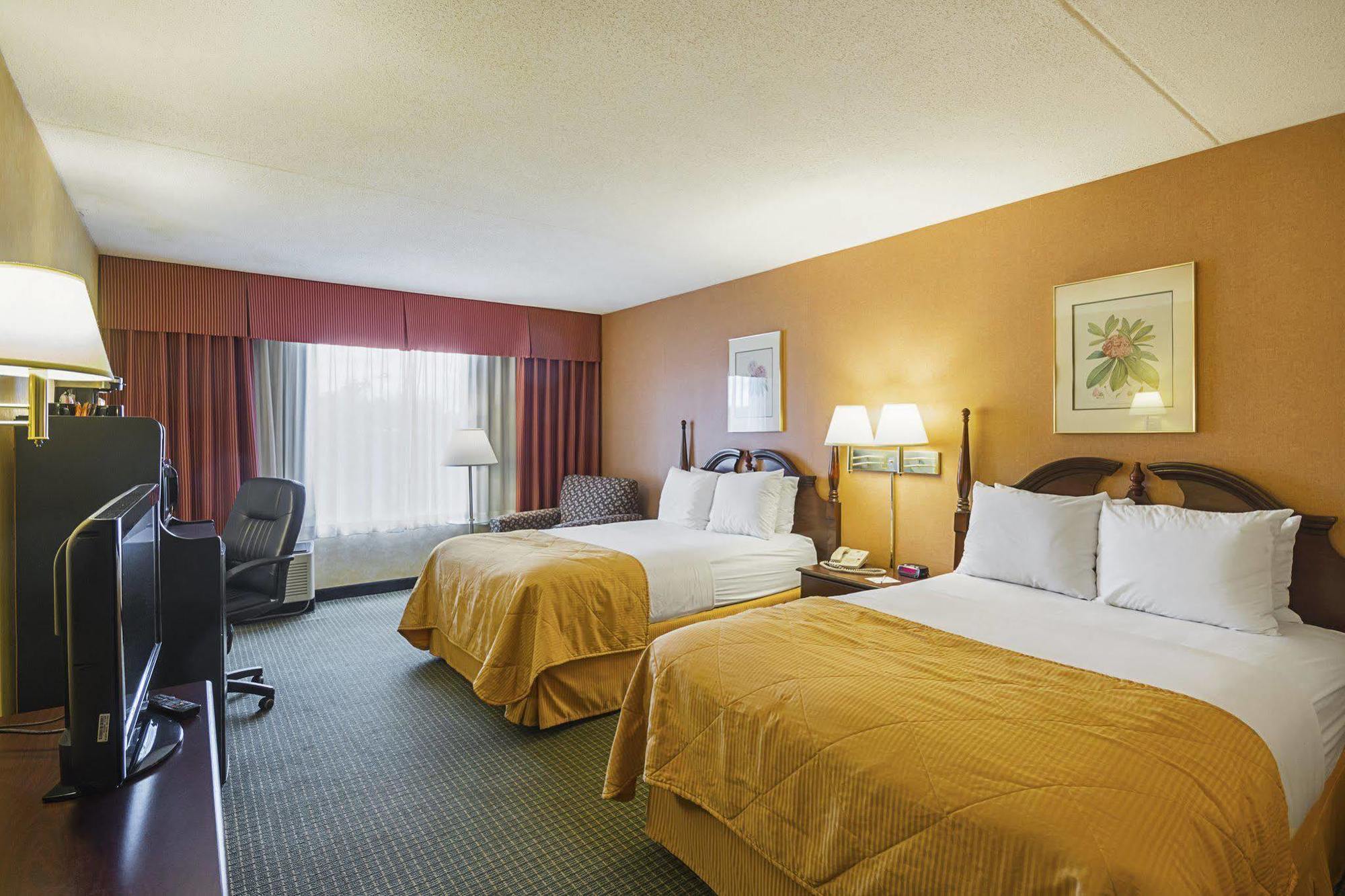 Clarion Inn Fairmont Ngoại thất bức ảnh
